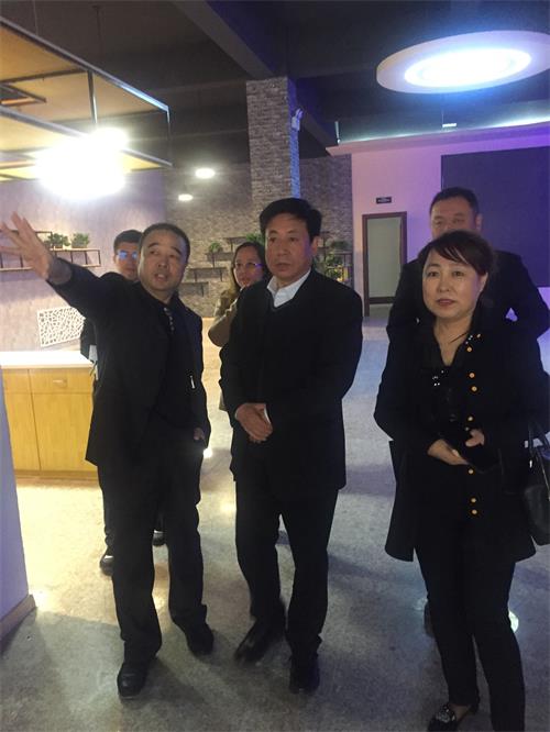 白塔區區長佟恩凡到遼甯聲谷 雙創孵化基地考察指導